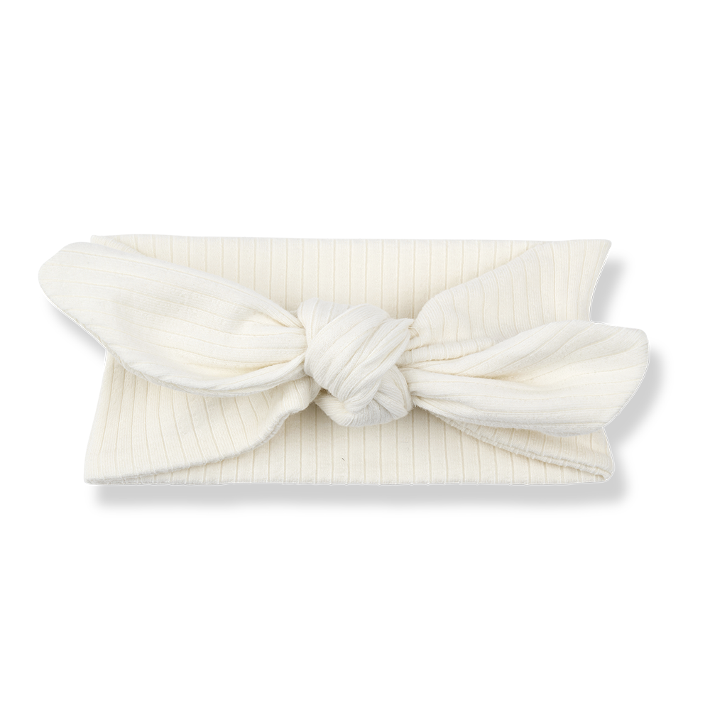 weißes Stirnband für Mädchen aus Baumwolle und Elasthan in gerippter Jersey-Qualität mit dekorativer Schleife auf der Vorderseite, Produktbild, Ansicht von vorne