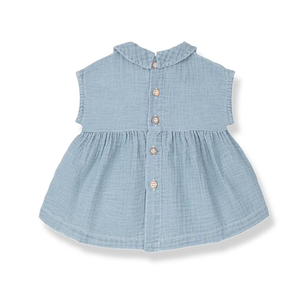 1+ in the family Arcadia denim  Produktbild, Ansicht von hinten, Blick auf durchgehende Knopfleiste auf dem Rücken 