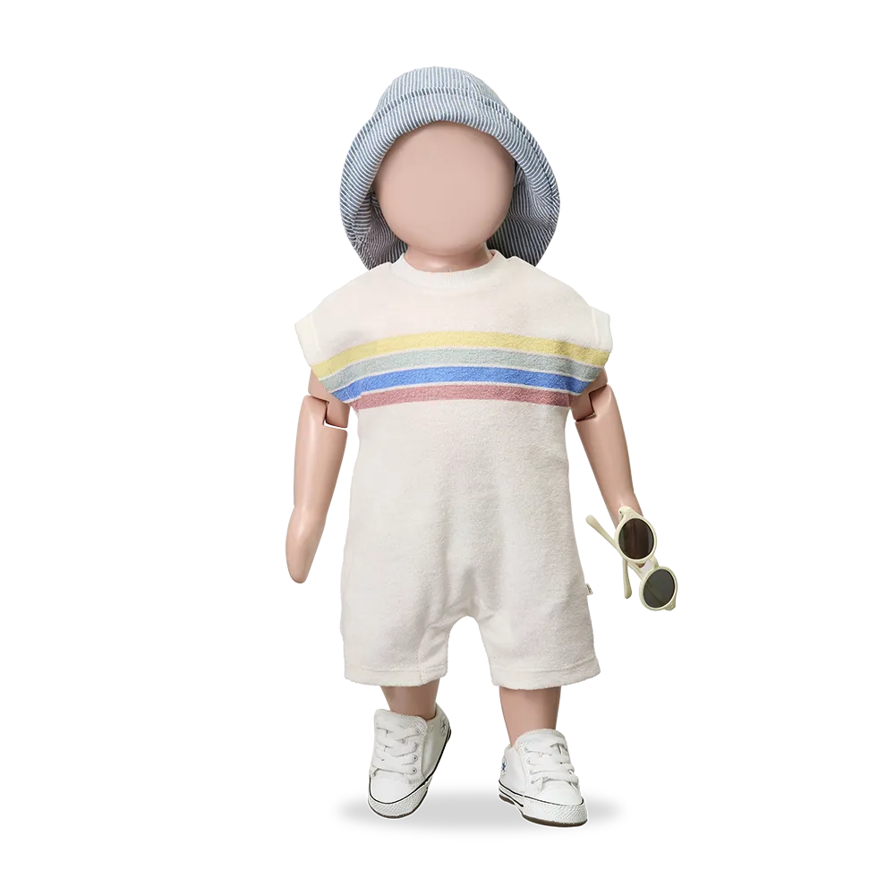 1+ in the family Inca denim getragen von einer Puppe, Ansicht von vorne