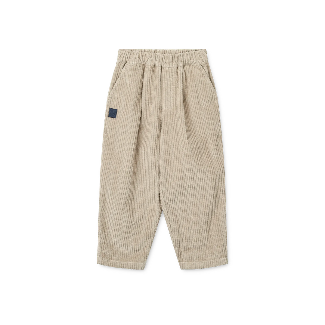 Cordhose für Jungen aus Bio-Baumwolle in beige mit Schrägtaschen vorne und Gummibund