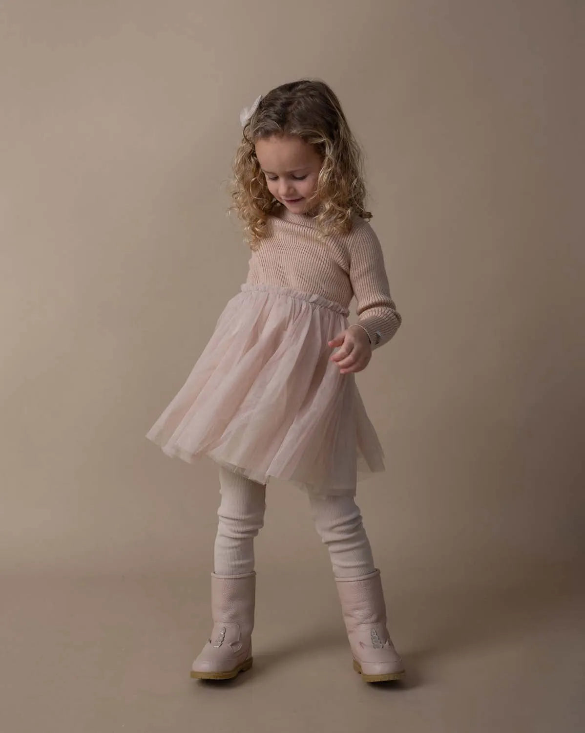 Kleid rosa Tüll Strick Acryl Wolle hoher Kragen