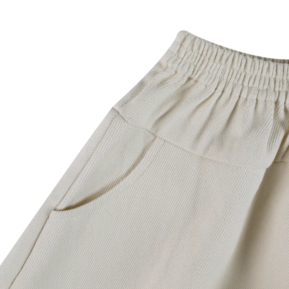 Donsje Mazena Shorts birch Detailansicht Gummibund und rechte seitliche Eingriffstasche