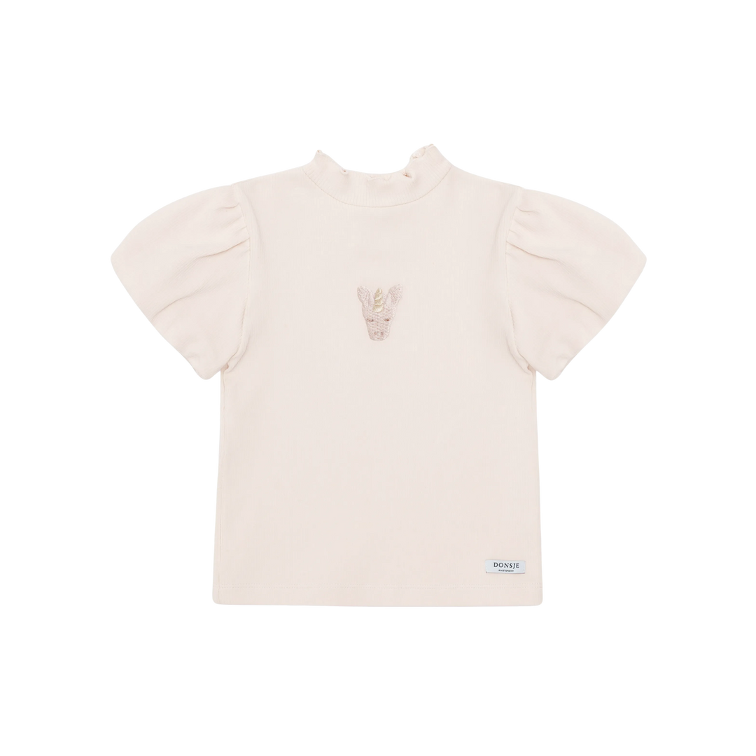 hellrosafarbenes T-Shirt für Mädchen aus Bio-Baumwolle mit kurzen Puffärmeln, einem leicht gerüschten Stehkragen und einem aufgestickten Einhorngesicht mittig auf Höhe der Brust