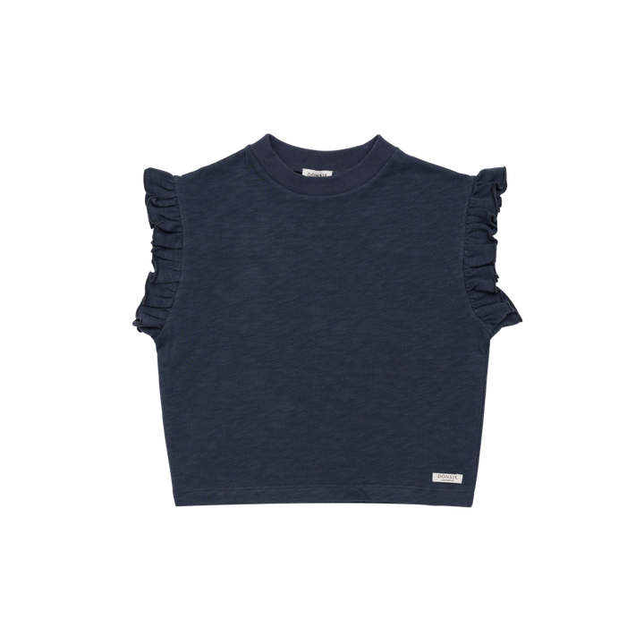 dunkelblaues ärmelloses Top aus Bio Baumwolle für Mädchen mit Rundhalsausschnitt, gerüschtem Saum an den Ärmellöchern und charakteristischem Donsje-Label am unteren Saum.