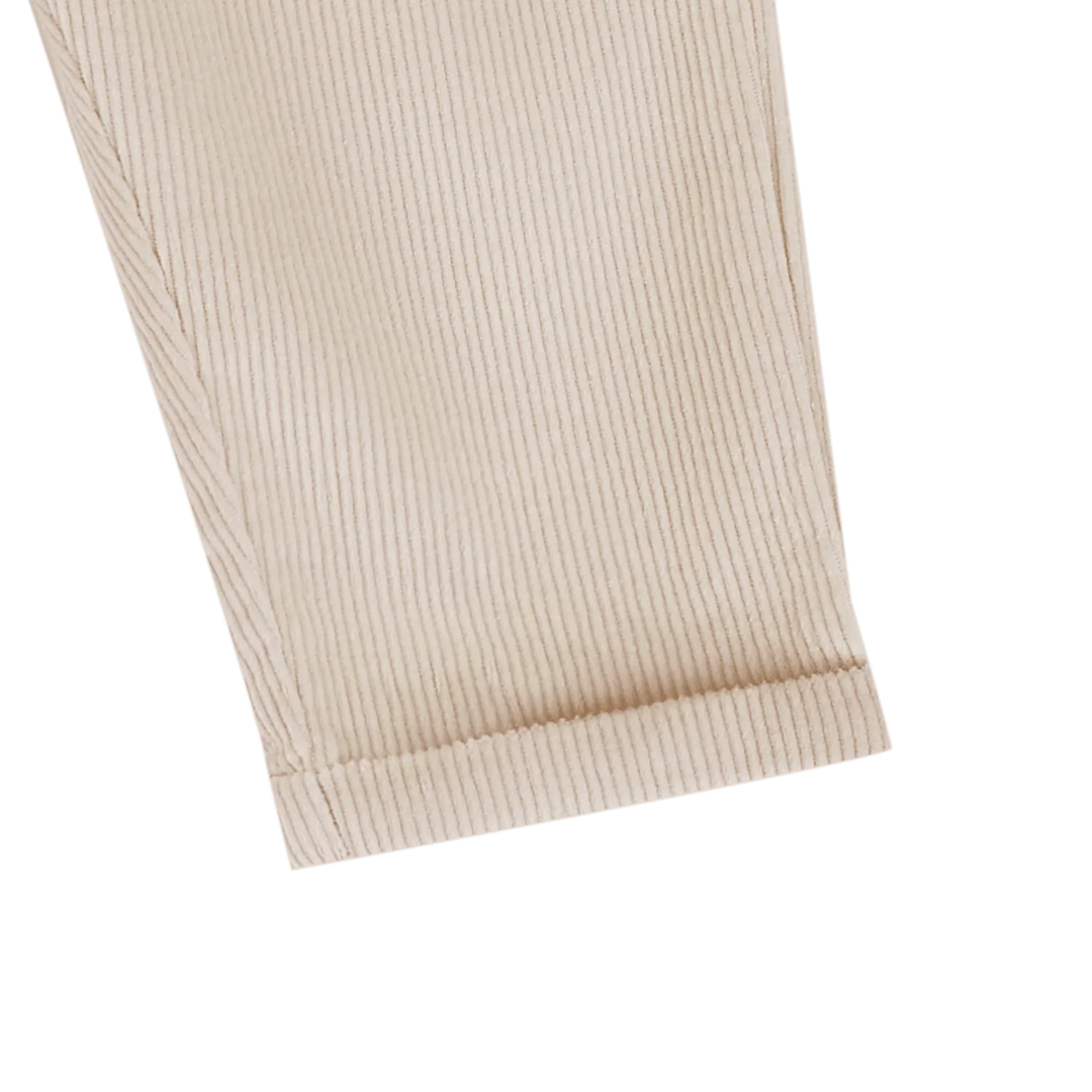 Donsje Olb Trousers birch Detailansicht umgeschlagener Saum am Fuß 