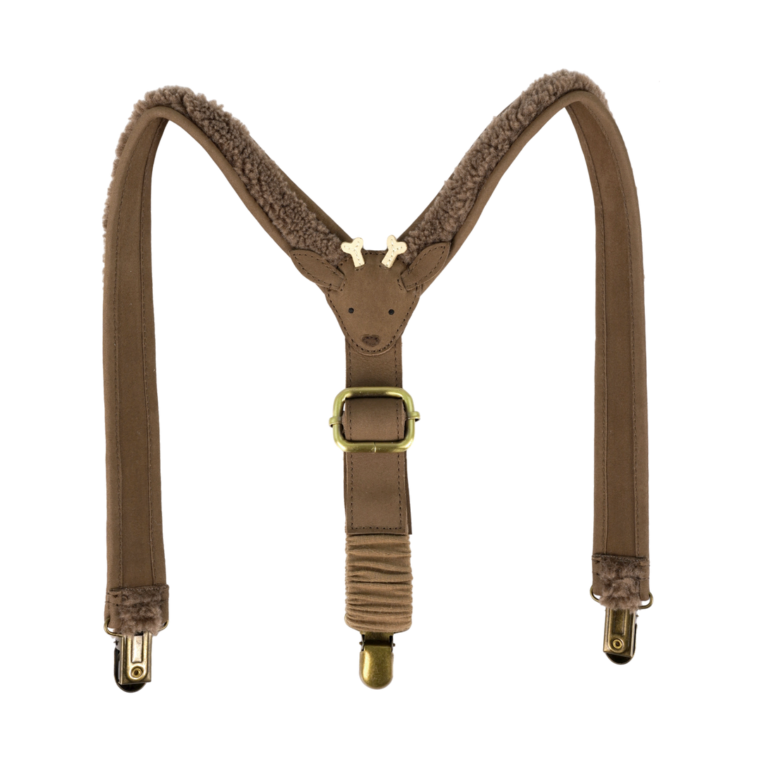 Hosenträger für Jungen aus braunem Leder mit Teddyfell und einem Hirschkopf zwischen den Schultern