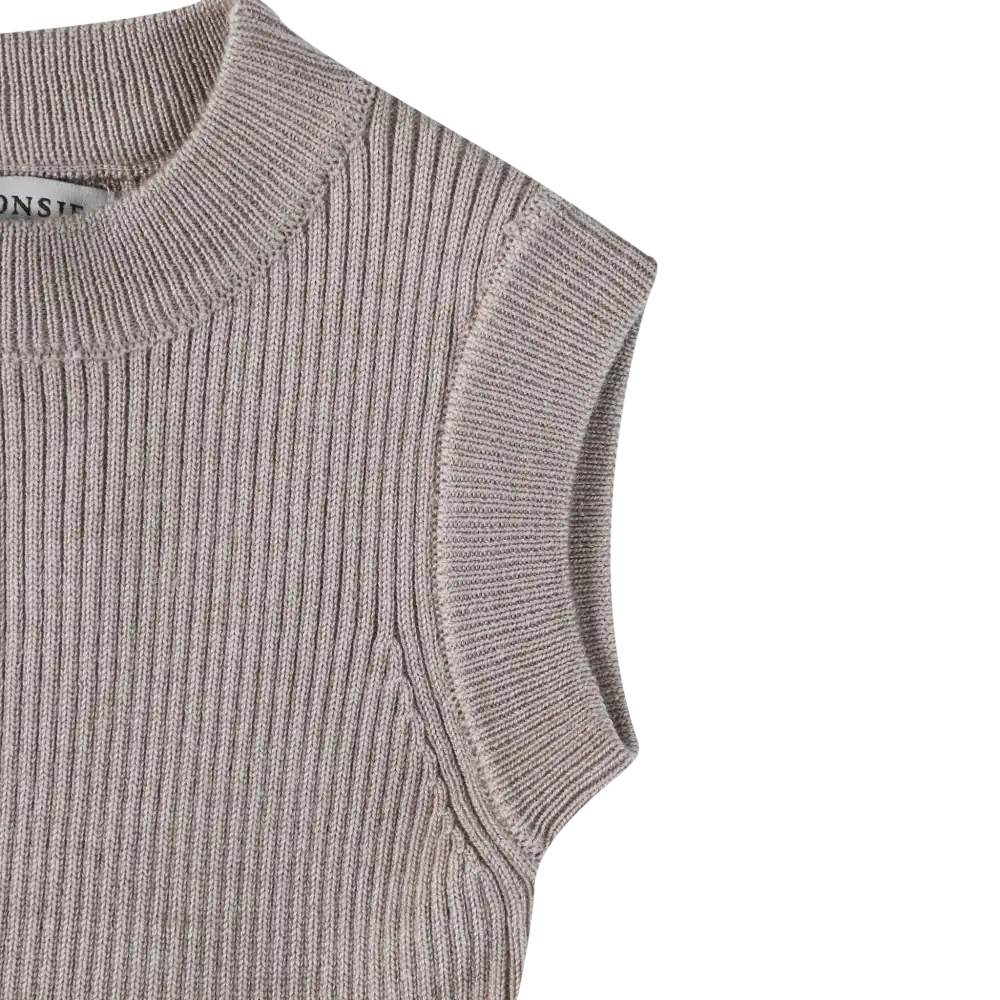 Donsje Xewa Dress lavender brown Detailansicht Stehkragen und linker Schulterbereich 