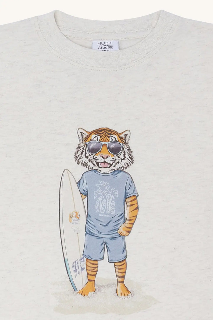 Hust Claire HCArthur Surfer whisper melange Detailansicht Print Tiger mit Surfbrett