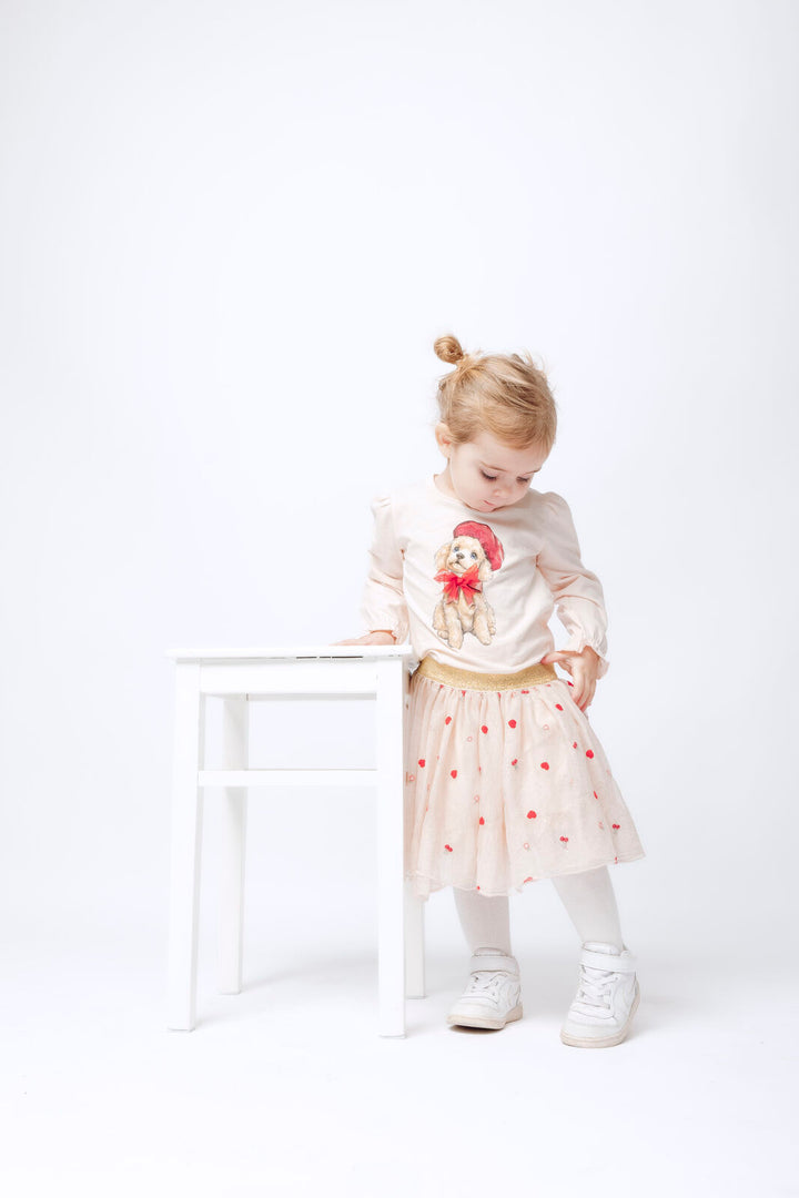 Hust & Claire HCNInna Cherry mix emb. quartz getragen von einem kleinen Mädchen vor weißem Hintergrund, Ansicht von vorne 