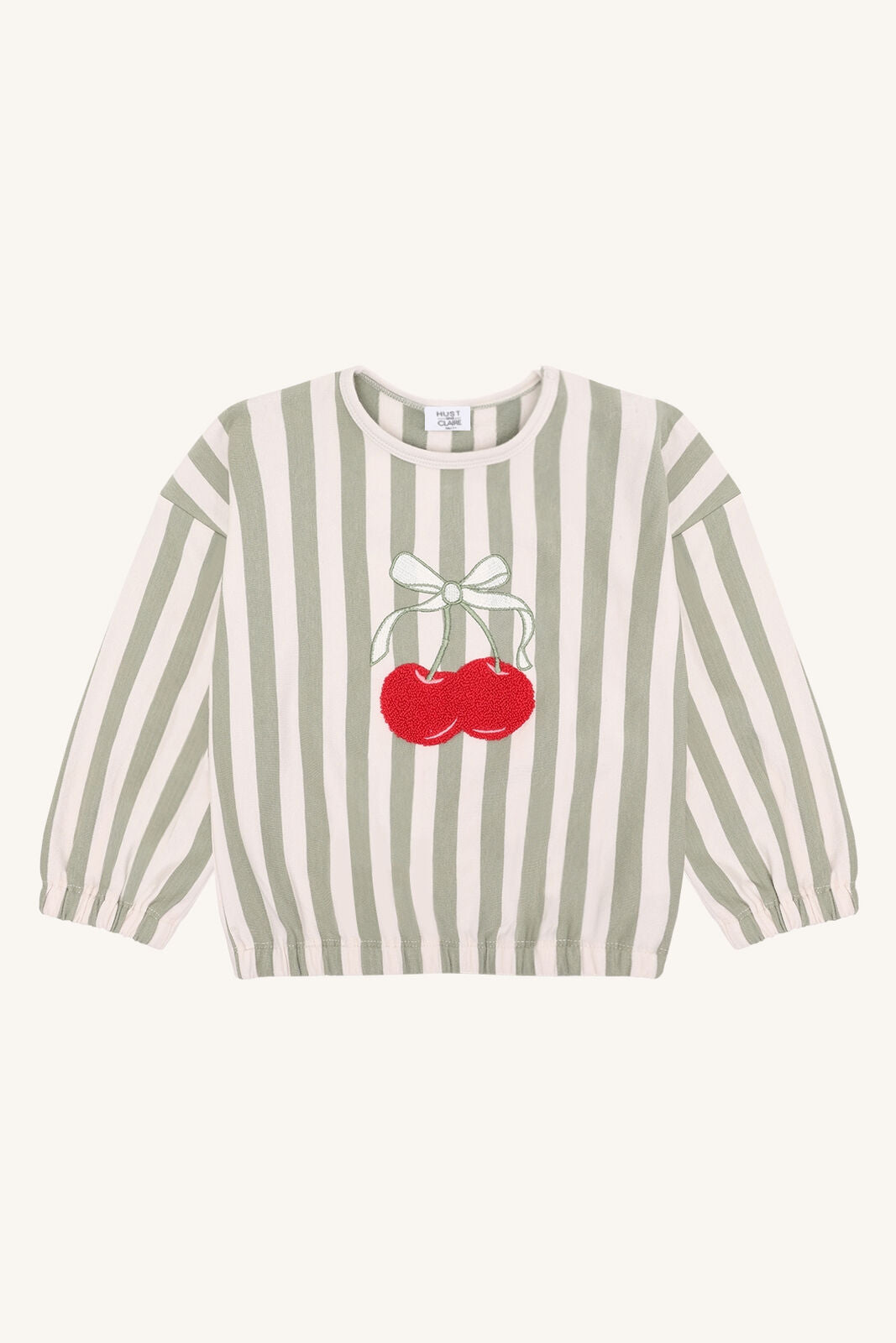 salbeigrün-cremefarben vertikal gestreiftes Sweatshirt für Mädchen aus Bio-Baumwolle mit aufgestickter Frottee-Kirsche auf der Vorderseite, Rundhalsausschnitt und elastischen Bündchen, Produktbild, Ansicht von vorne