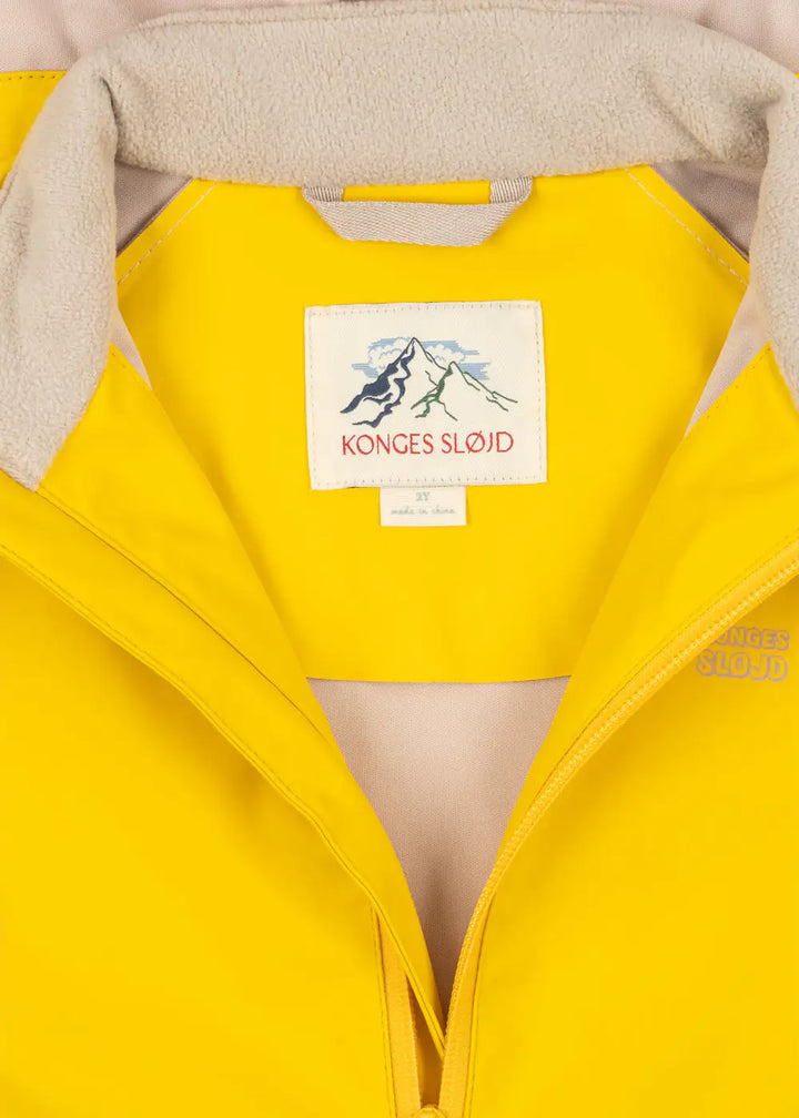 Konges Sloejd Anneli Rain Set solar power Detailaufnahme Fleece-Kragen und Reißverschluss