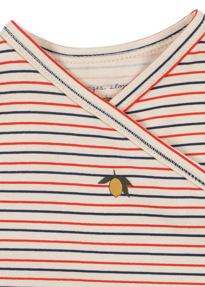 Konges Sloejd Basic LS Newborn Body stripe tricolore petit, Produktbild, Detailansicht aufgedruckte Zitrone und Streifenmuster