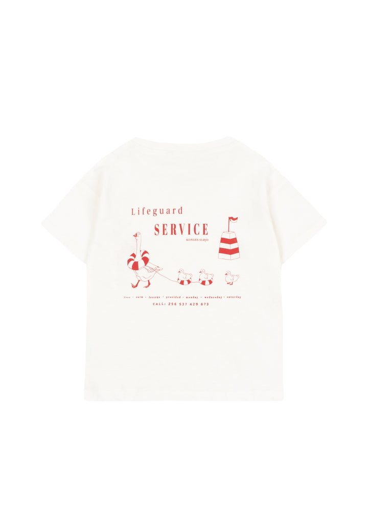 Konges Sloejd Era Tee OCS off white/lifeguard service Produktbild, Ansicht der Rückseite, hier Print einer Rettungsschwimmer-Gans mit Gänse-Schülern im Schlepptau und dem Schriftzug Lifeguard Service