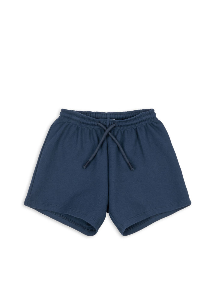 dunkelblaue Shorts für Jungen aus 100% Baumwolle in Piqué Qualität mit Gummibund und Kordelzug, eine Gesäßtasche auf der rechten Seite