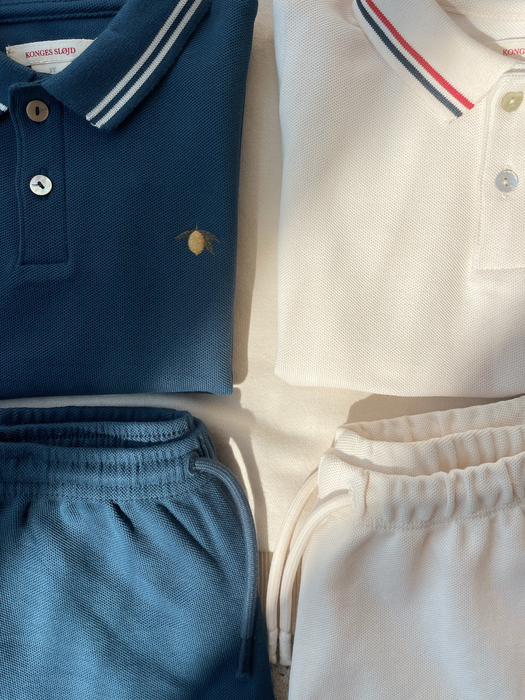 Konges Sloejd Florian Shorts spellbound Produktbild, drapiert mit dem Florian Poloshirt
