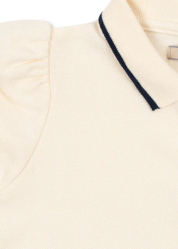 Konges Sloejd Florita Polo Shirt OCS antique white Detailansicht Kragen und Schulter mit leicht gepufften Ärmeln