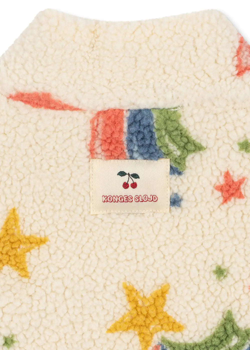 Konges Sloejd Jody Teddy Half Zip GRS rainbow star Detailansicht aufgenähtes Konges Sløjd Label im Nacken 