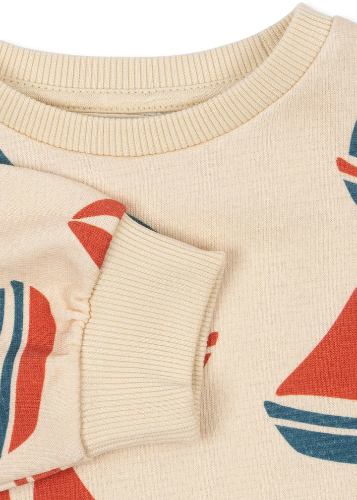 Konges Sloejd Loupy Lou Sweatshirt ahoy Detailaufnahme Ausschnitt und Print