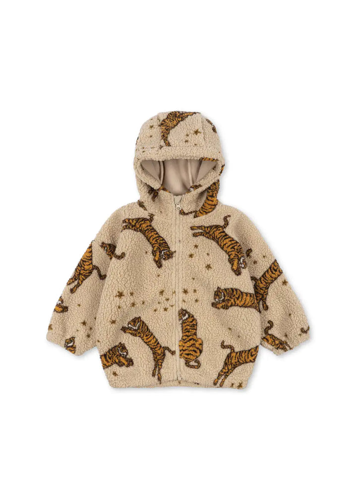 beigefarbene Fleecejacke für Kleinkinder mit Kapuze und durchgehendem Reißverschluss und flexiblem Gummibund an den Ärmeln und am Saum. Allover-Print in Form von Tigern und Sternen. Produktbild, Ansicht von vorne. 