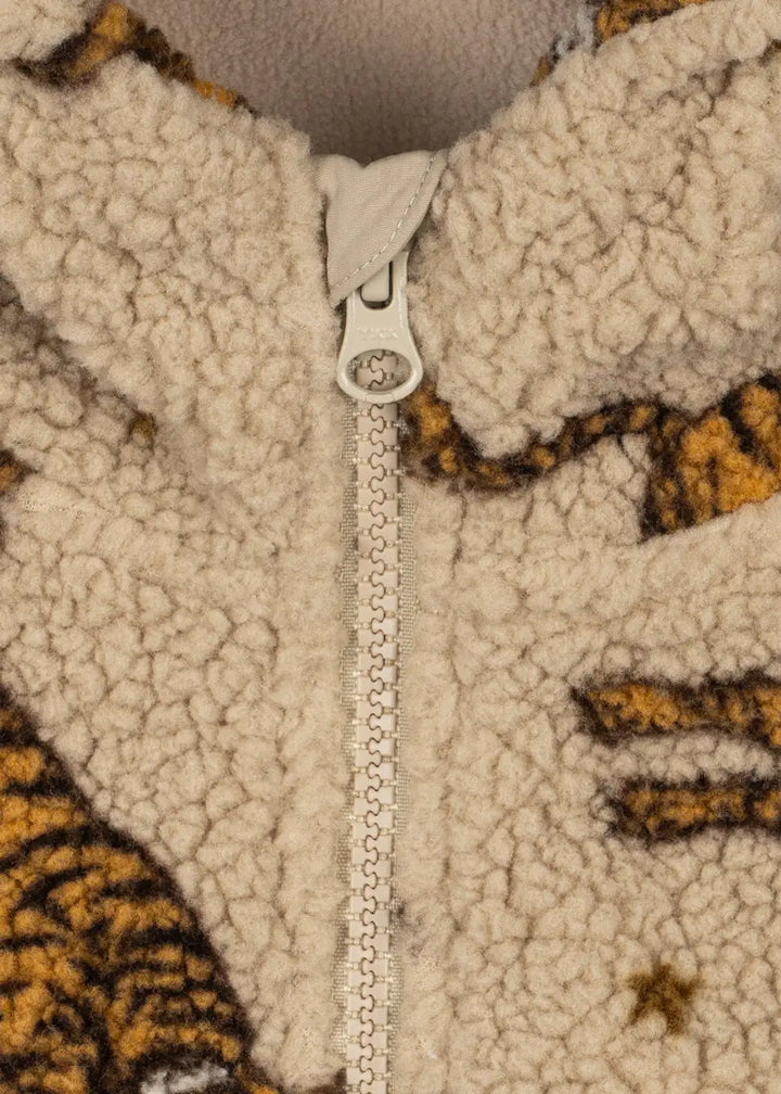Konges Slojd Jody Teddy Hoodie GRS tiger Detailansicht Reißverschluss und Teddy-Fleece. 