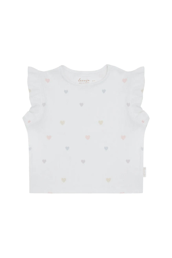 weißes ärmelloses Top für Mädchen aus Bio-Baumwolle mit aufgedruckten bunten Herzen und Rüschen an den Armausschnitten, Rundhalsausschnitt und gerippte Jersey-Qualität