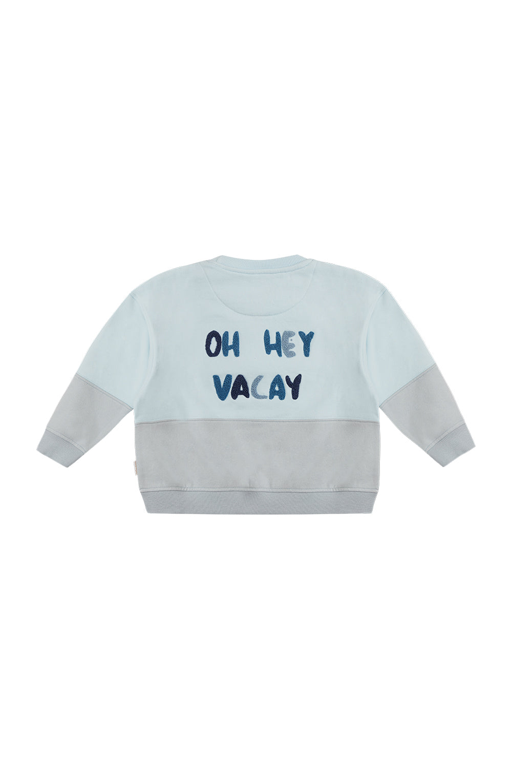 Leevje unisex oversized sweatshirt with shark oh hey vacay aqua Produktbild, Ansicht der Rückseite mit Blick auf den Schriftzug oh hey vacay. 