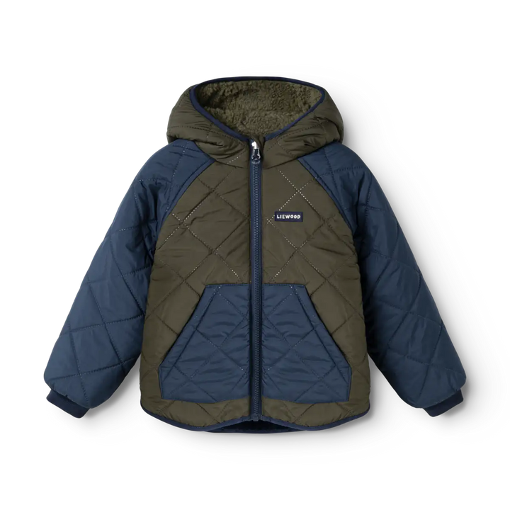 Liewood Jackson Reversible Jacket army brown classic navy Produktbild, Ansicht der glatten, wasserabweisenden Seite von vorne. 