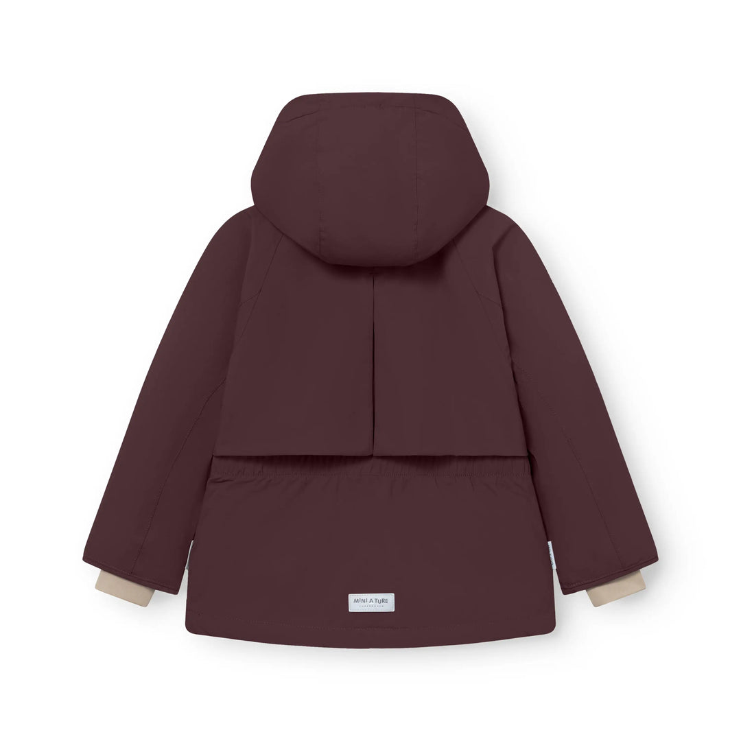 Mini A Ture Matalgeana fleece lined winter jacket GRS fudge aubergine Produktbild, Ansicht der Rückseite. Reflektierender Schriftzug am unteren Saum, Trenchcoat-Schnitt, innenliegender flexibler Gummizug an der Hüfte. 