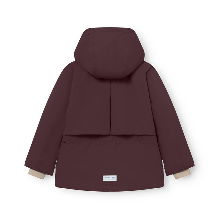 Mini A Ture Matalgeana fleece lined winter jacket GRS fudge aubergine Produktbild, Ansicht der Rückseite. Reflektierender Schriftzug am unteren Saum, Trenchcoat-Schnitt, innenliegender flexibler Gummizug an der Hüfte. 