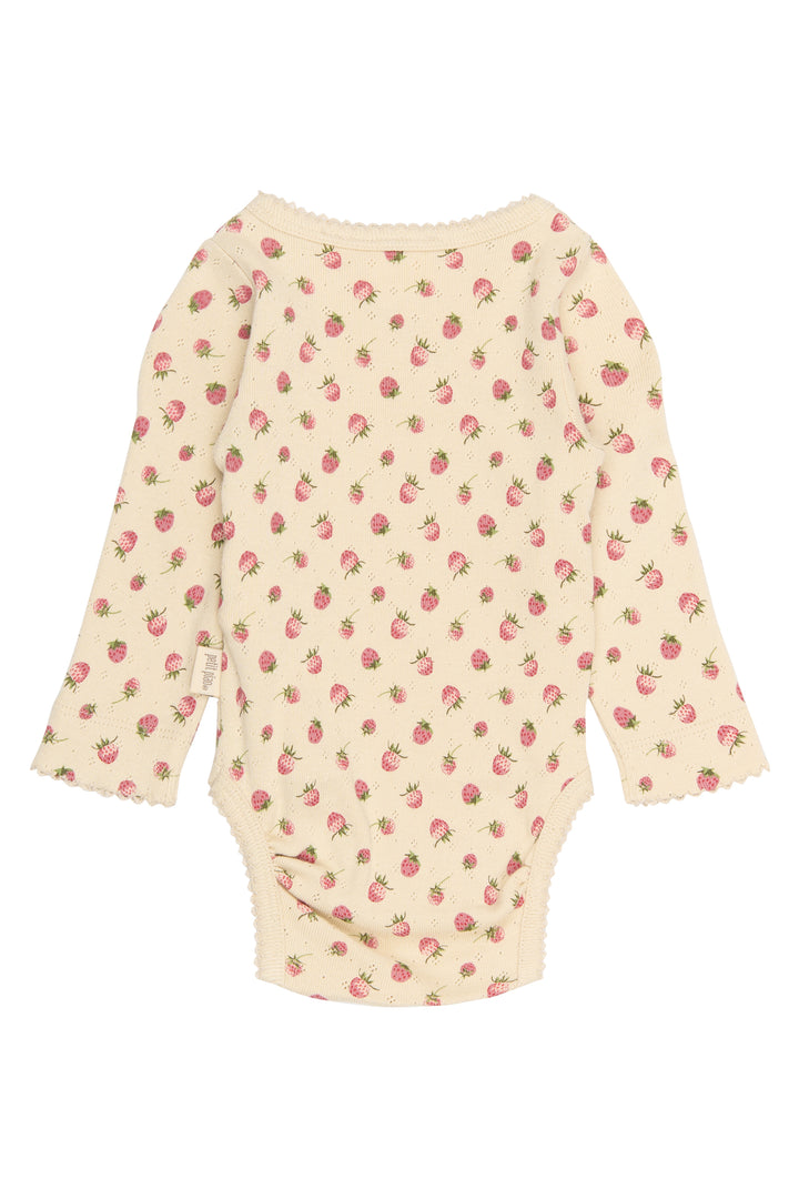 Petit Piao PPDea LS Body Fold NB Fog Strawberry Produktbild, Anischt der Rückseite, Blick auf Allover-Erdbeer-Print
