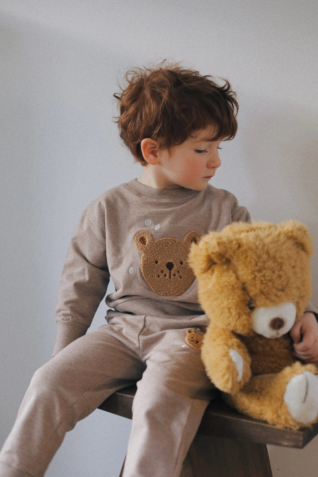 Sweatshirt Sweathose braun Stickerei geflockt Teddy