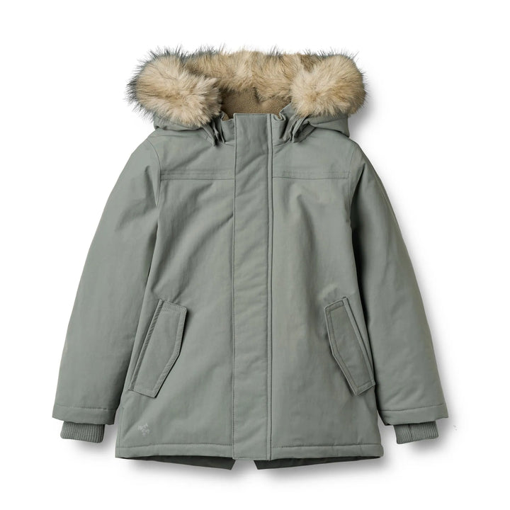 gefütterte Winterjacke für Jungen in grau-grün aus recyceltem Nylon mit Reißverschluss und abnehmbarer Kapuze mit Kunstfell