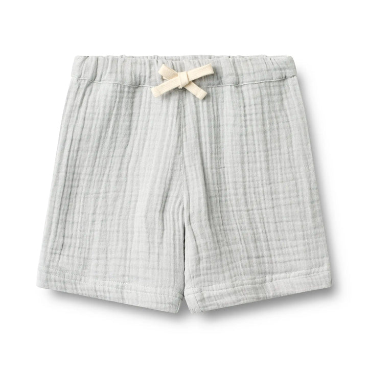 hellblaue Shorts aus Baumwoll-Musselin für Jungen mit Gummibund und Kordelzug, Produktbild, Ansicht von vorne