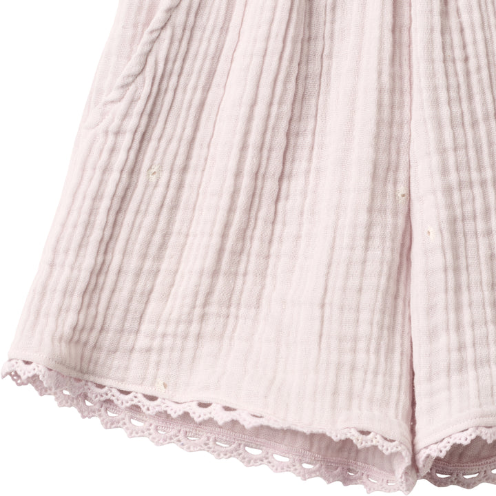 Wheat Shorts Lace Eileen purple light flowers Produktbild, Detailansicht Spitzensaum und floraler Print 