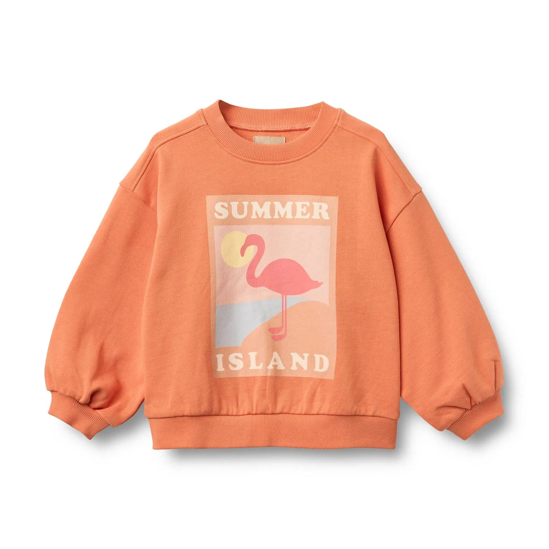orangefarbenes Sweatshirt für Mädchen aus Bio-Baumwolle mit buntem Print auf der Vorderseite in Form eines Flamingos und der Aufschrift "Summer Island", gerippten Bündchen, Ansicht von vorne