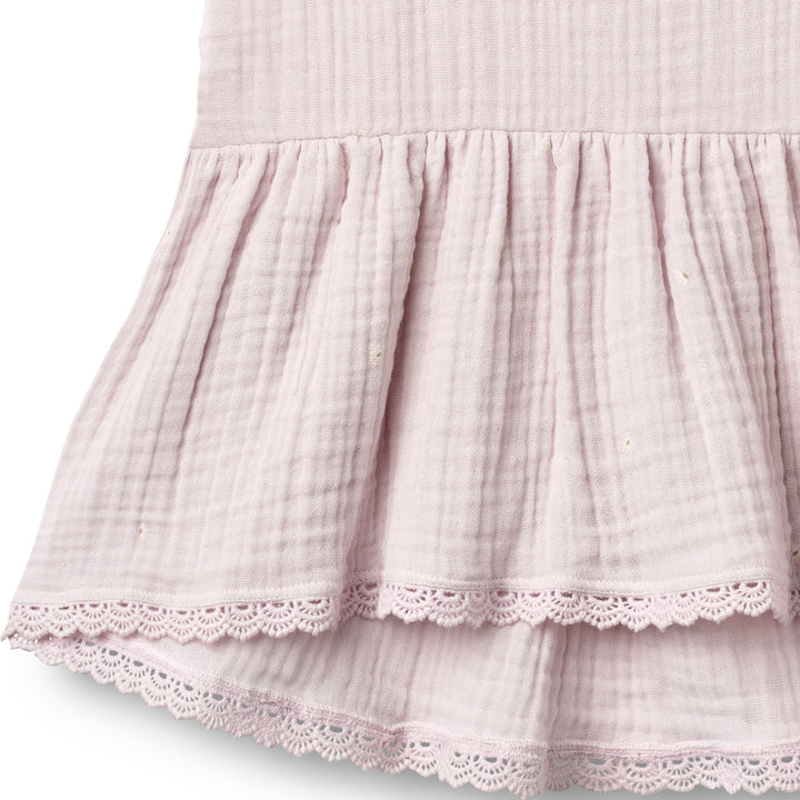 Wheat Top Lace Bea purple light flowers Detailansicht Peplum Saum mit Spitze und kleines florales Muster auf dem Stoff