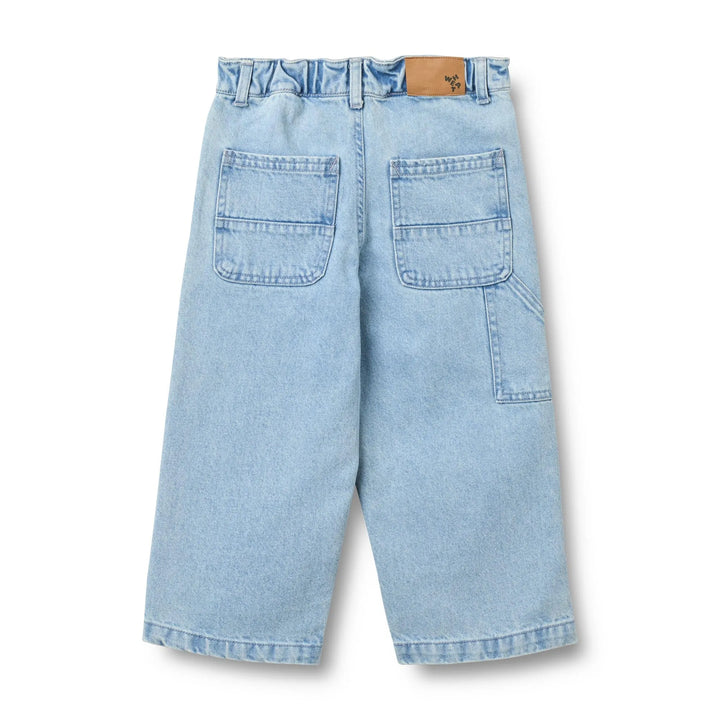 Wheat Trousers Felix light blue  Ansicht von hinten, zwei Gesäßtaschen und eine Seitentasche an der rechten Seite