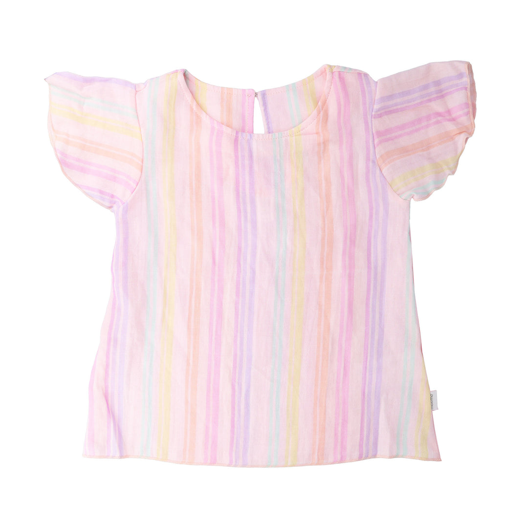 zartrosafarbenes Shirt für Mädchen aus Musselin-Qualität mit regenbogenfarbenen, vertikalen Streifen in Pastelltönen, Flügelärmeln, Rundhalsausschnitt und Knopfverschluss im Nacken 