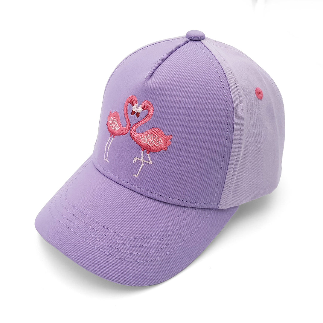 fliederfarbene Schirmmütze für Mädchen mit zwei aufgestickten pinken Flamingos auf der Vorderseite